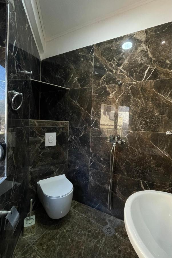 شقة Stone City Apartament Gjirokastër المظهر الخارجي الصورة
